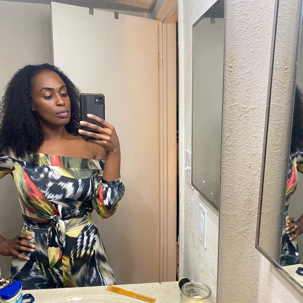 New without tags from a boutiquemulti color two piece set. I’m wearing a small.